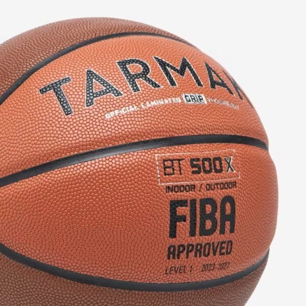 توپ بسکتبال TARMAK مدل سایز 7 - قهوه‌ای/نارنجی - BT500 Grip - Image 3