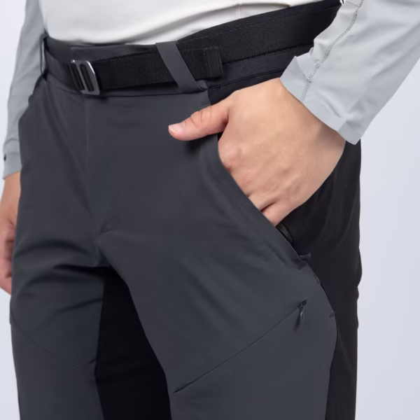 شلوار کوهنوردی مردانه QUECHUA مدل MH500 - مشکی/خاکستری