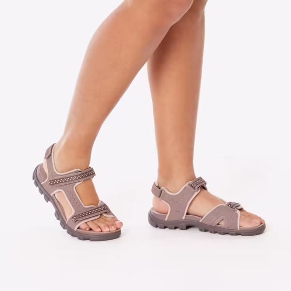 صندل چرمی زنانه طبیعت‌گردی QUECHUA مدل NH500