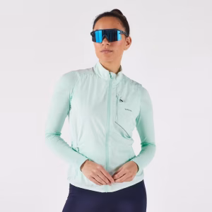جلیقه ضدباد زنانه مخصوص دویدن کیپرن – سبز روشن – مدل Kiprun Run Wind 500